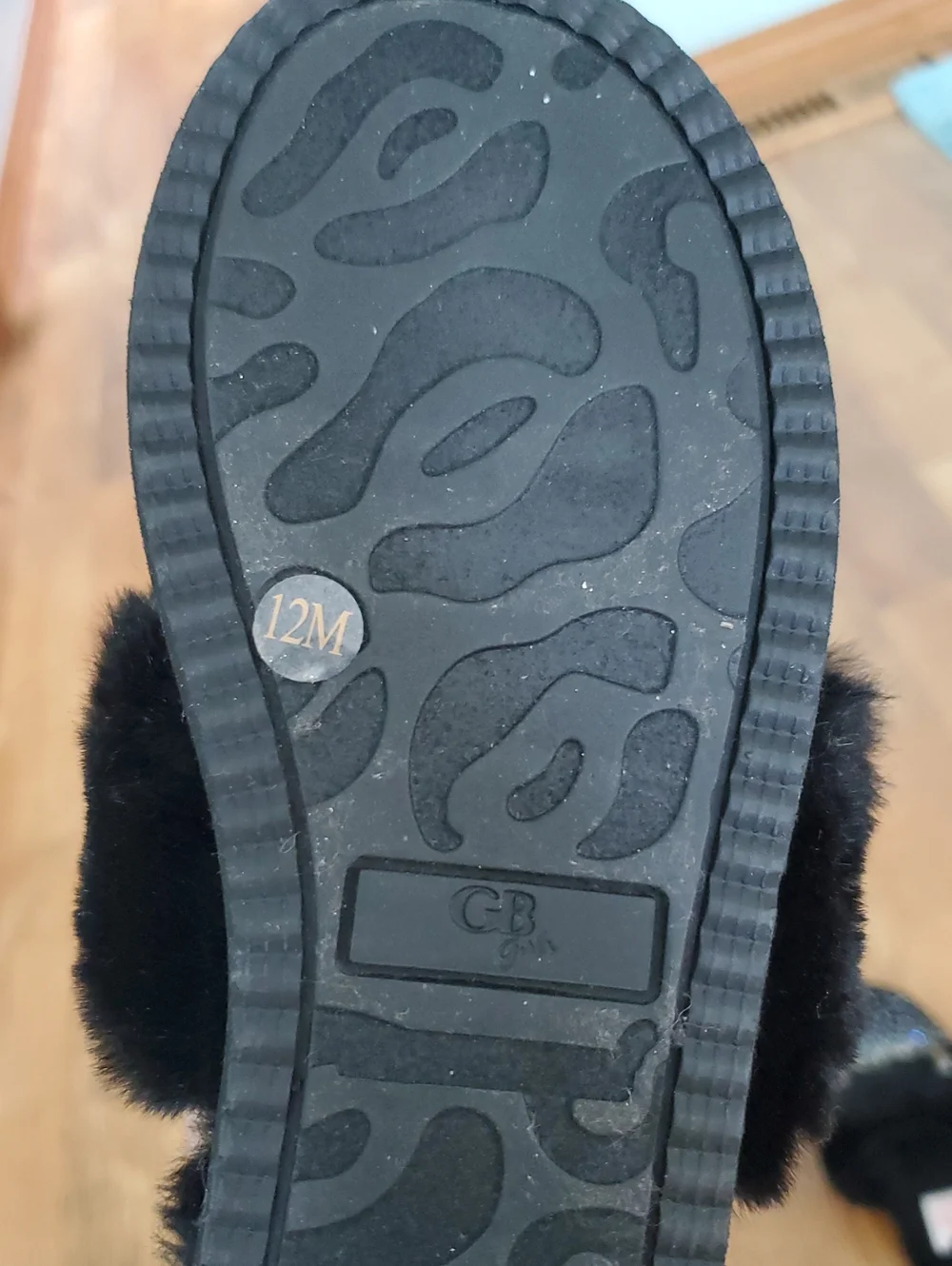 Gianni Bini ComfieeTwo Embellished Rhinestone Bow Faux Fur Slippers in black 12M
